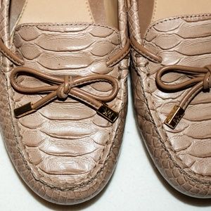 MICHAEL KORS SIGNATURE ANIMAL PRINT MOCCASIN 7M